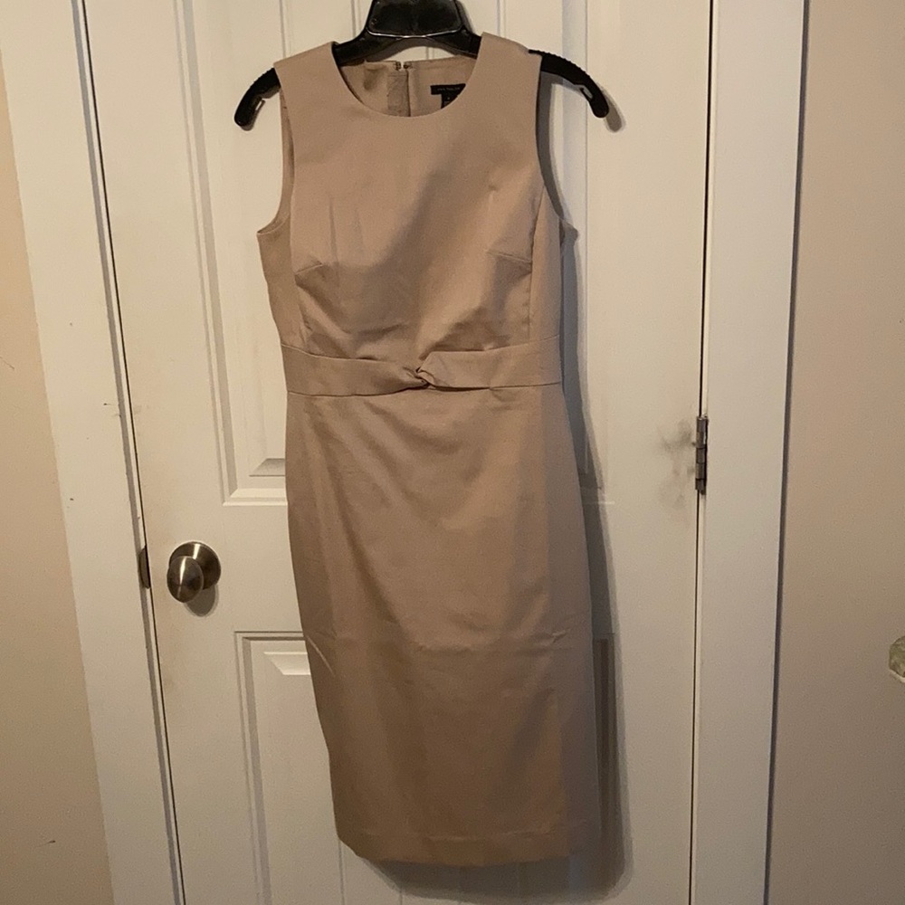 Ann TaylorThe Front Dress in Cotton Sateen Size 2